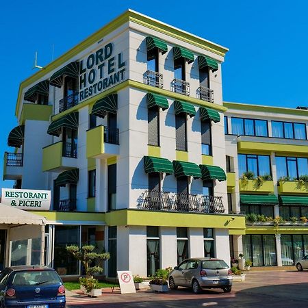Lord Hotel Tirana Vorë Esterno foto