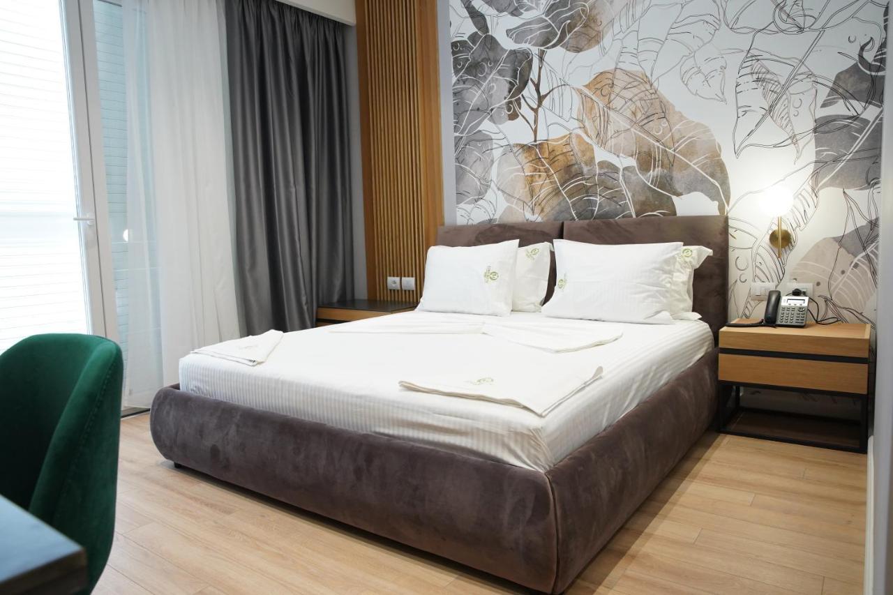 Lord Hotel Tirana Vorë Esterno foto