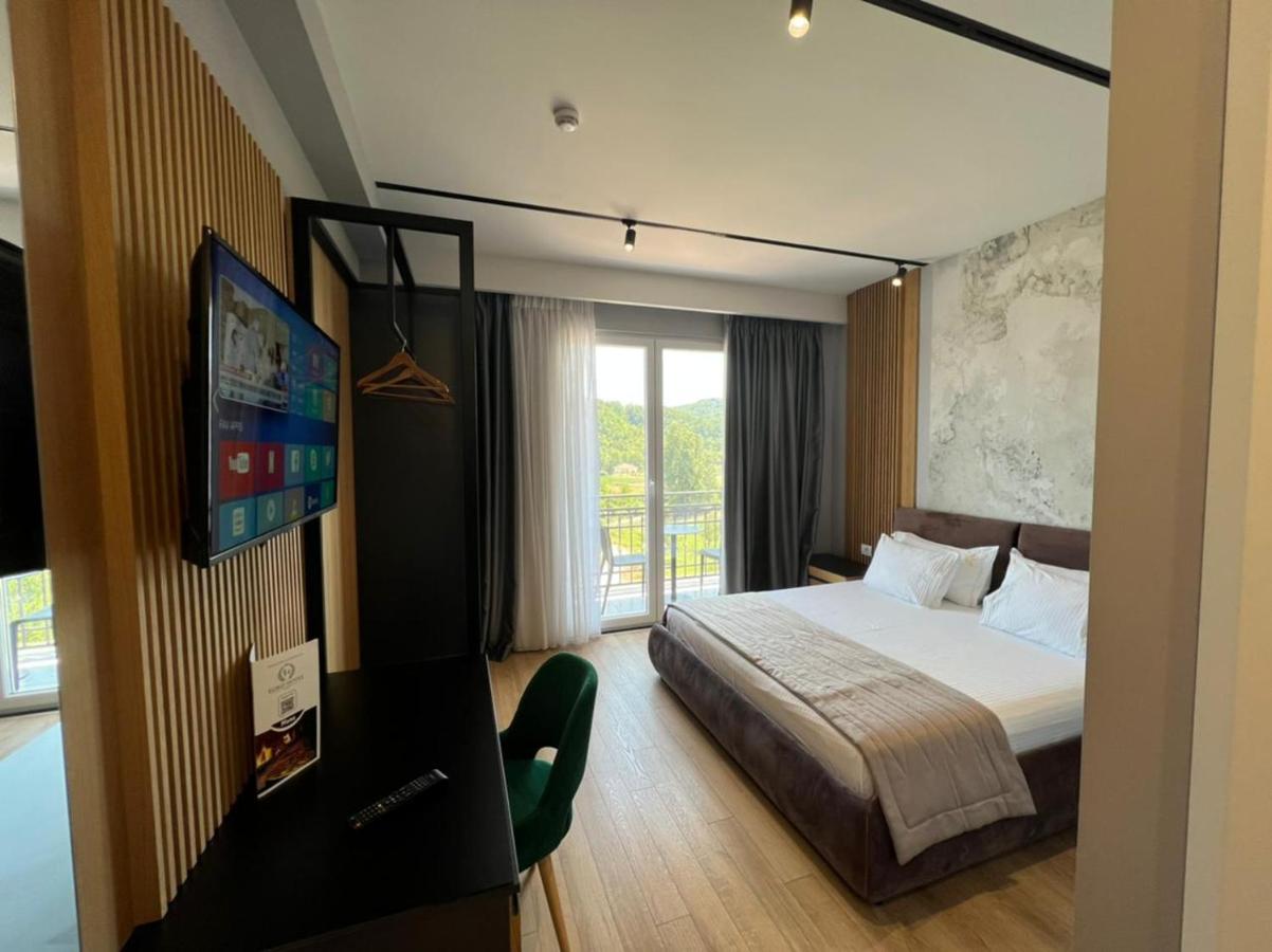 Lord Hotel Tirana Vorë Esterno foto
