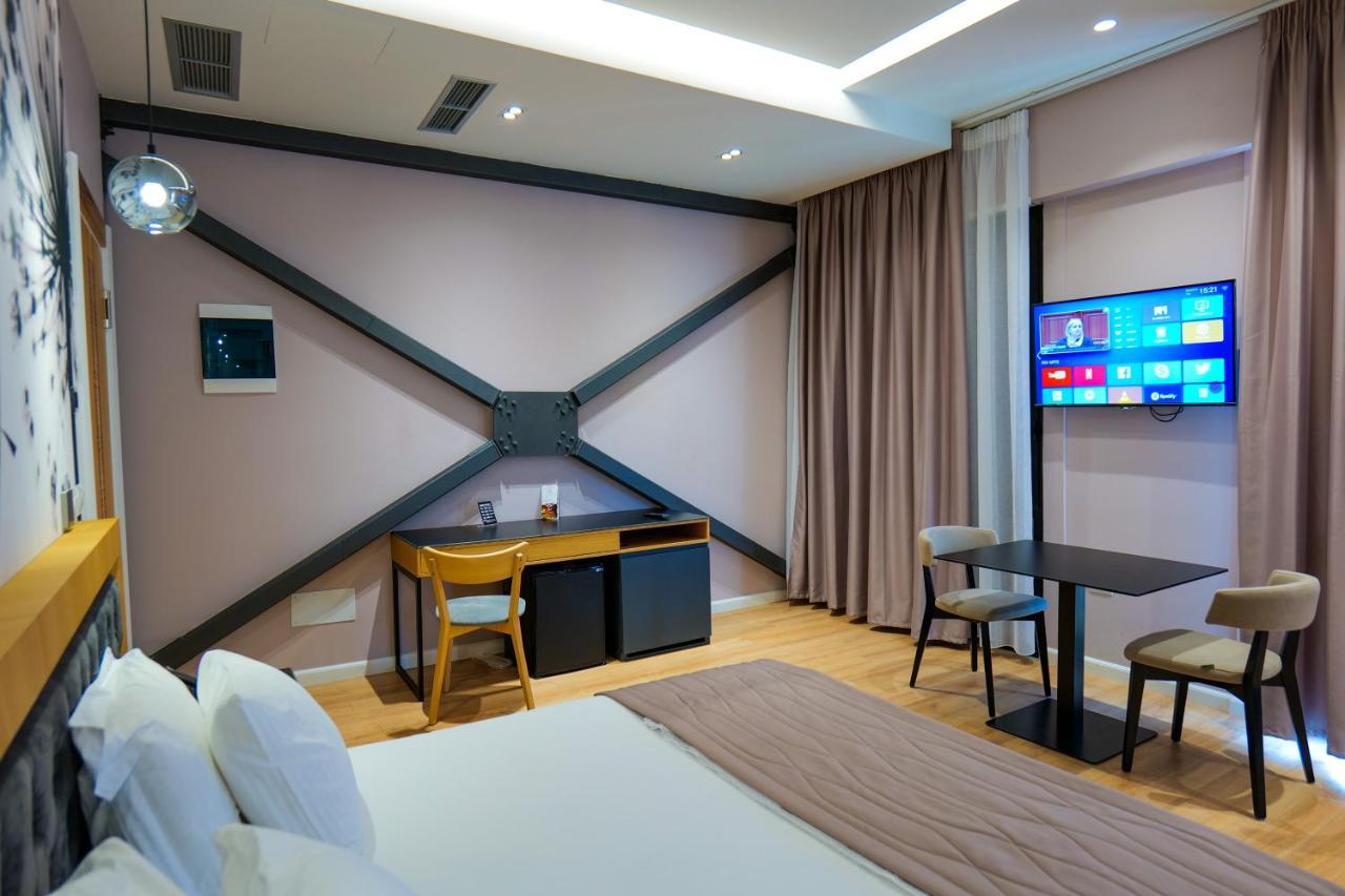 Lord Hotel Tirana Vorë Esterno foto