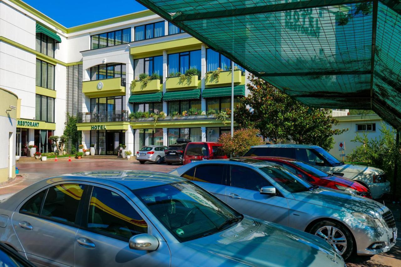 Lord Hotel Tirana Vorë Esterno foto