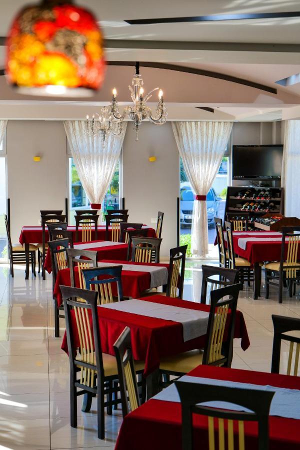 Lord Hotel Tirana Vorë Esterno foto