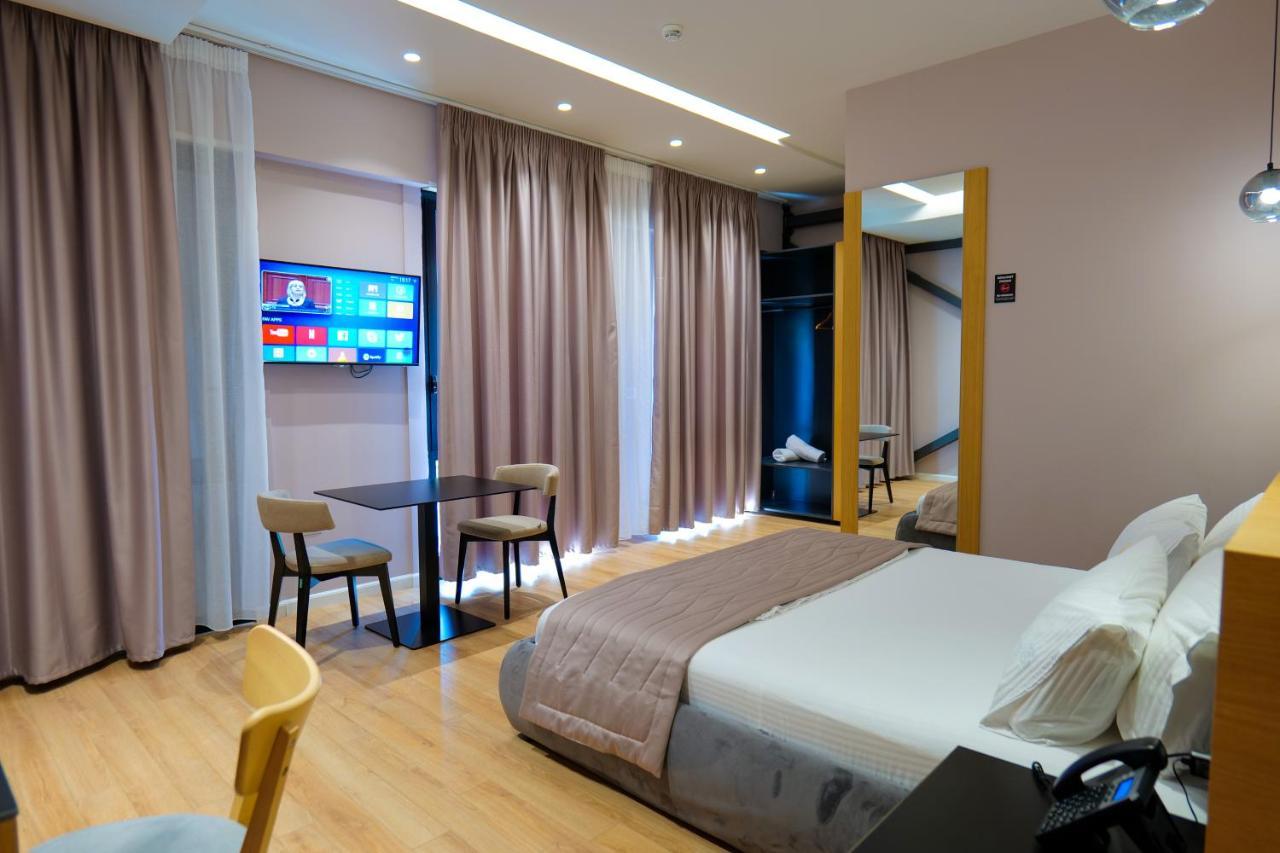 Lord Hotel Tirana Vorë Esterno foto