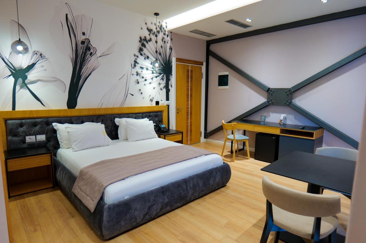 Lord Hotel Tirana Vorë Esterno foto