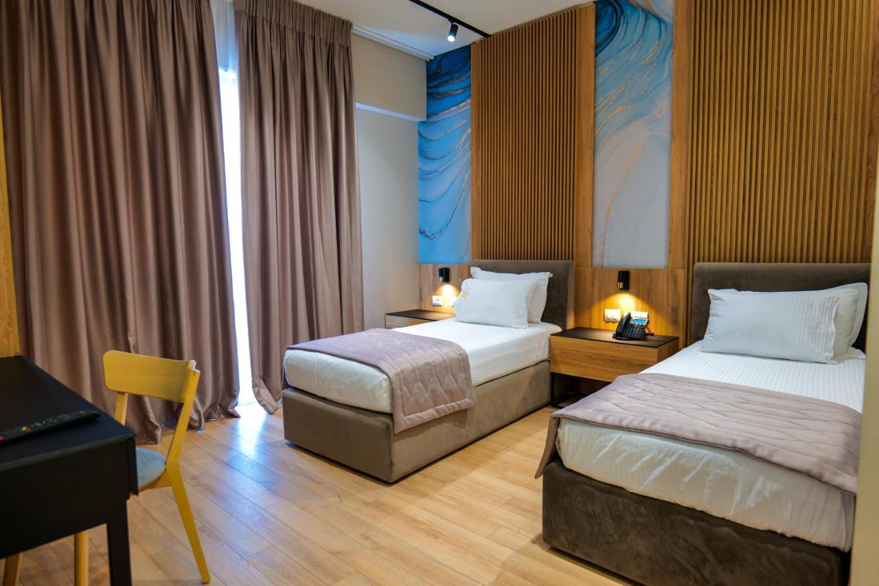 Lord Hotel Tirana Vorë Esterno foto