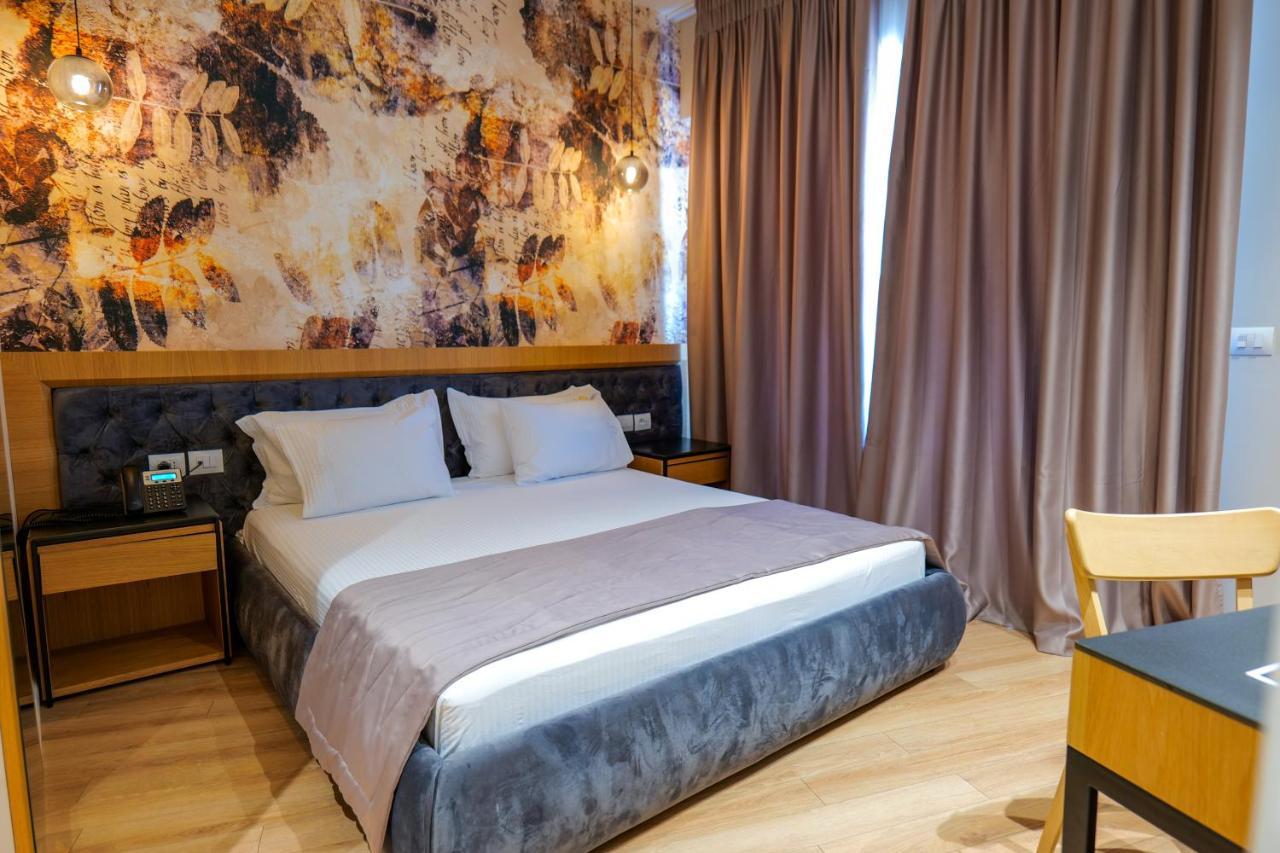 Lord Hotel Tirana Vorë Esterno foto