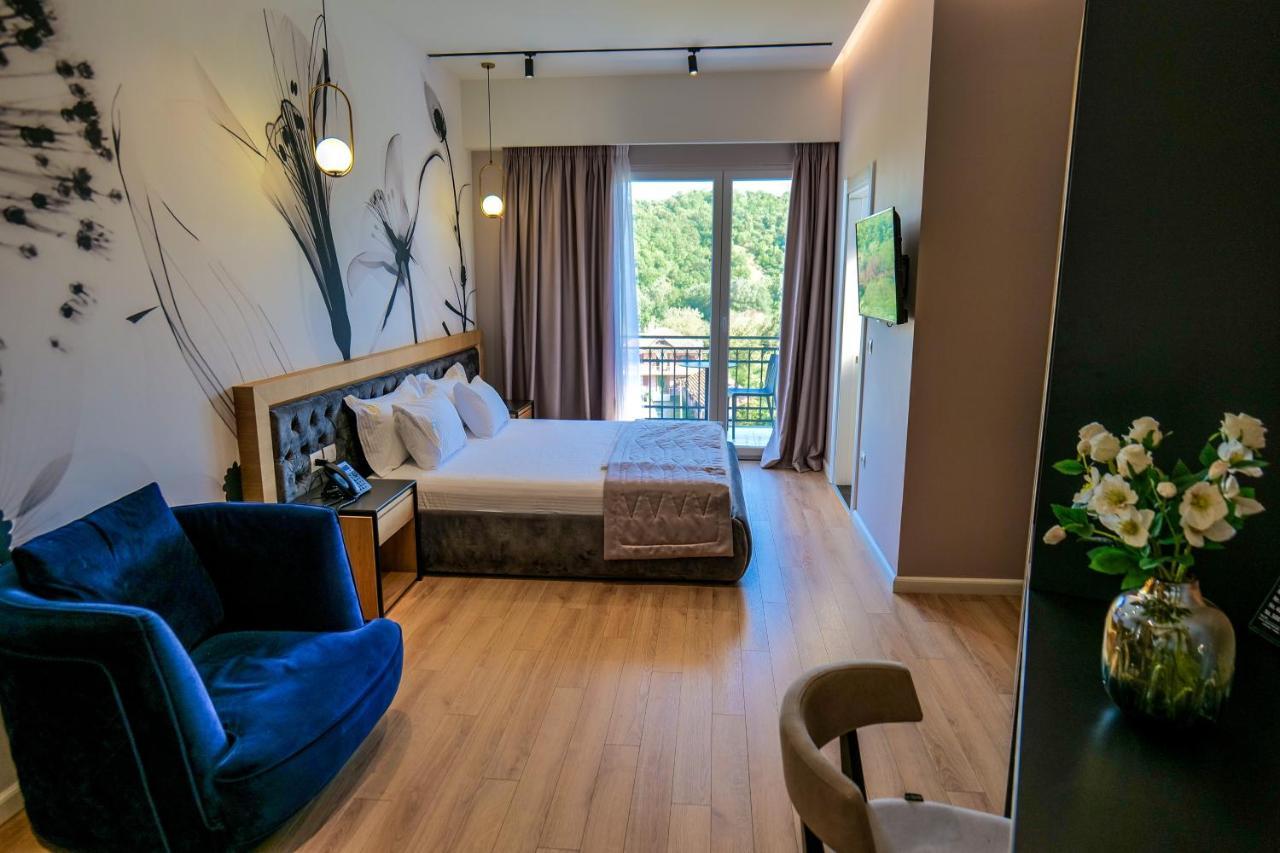 Lord Hotel Tirana Vorë Esterno foto