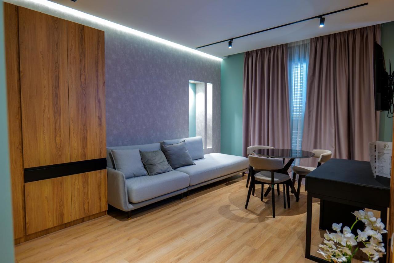 Lord Hotel Tirana Vorë Esterno foto
