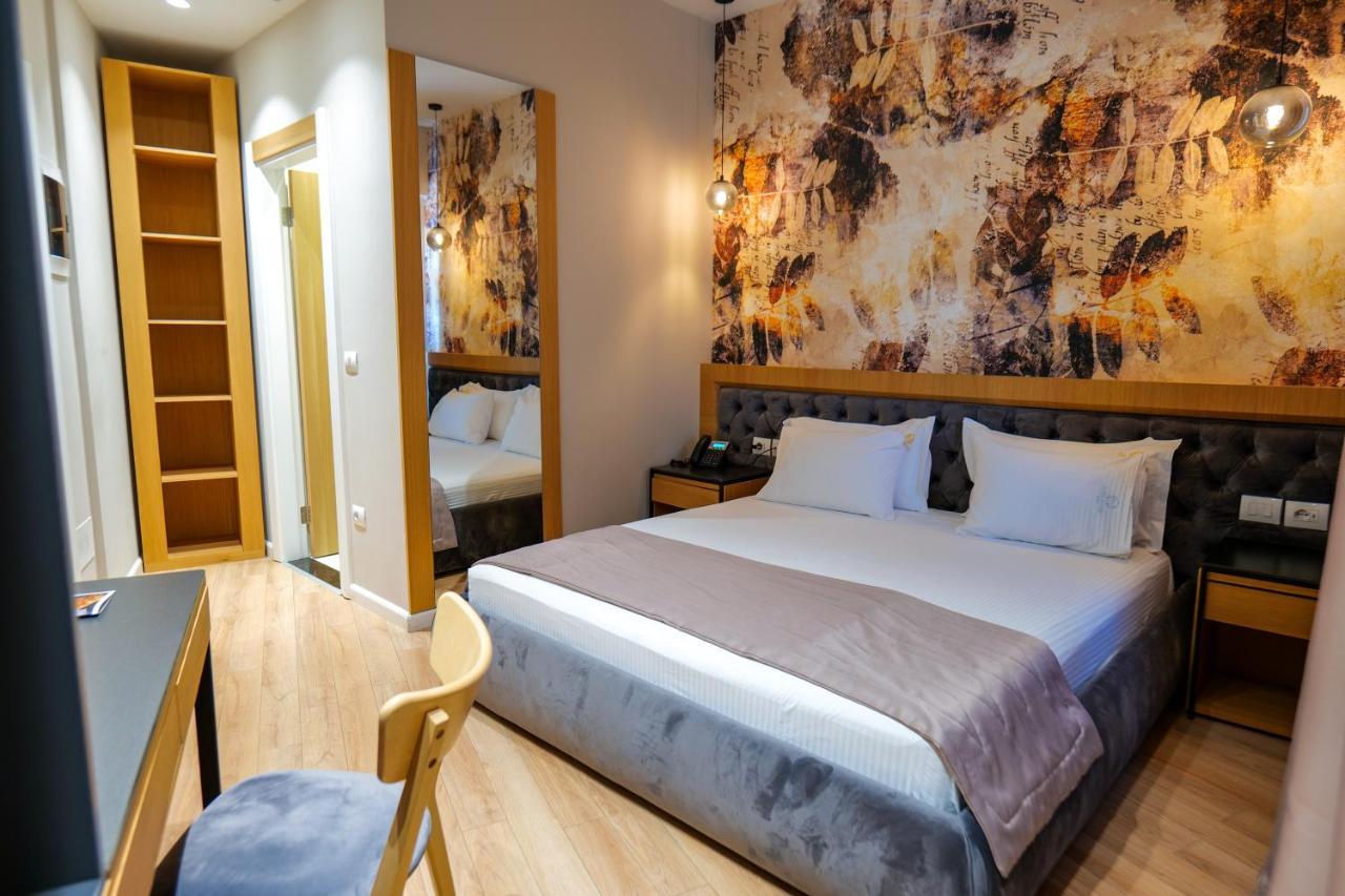 Lord Hotel Tirana Vorë Esterno foto