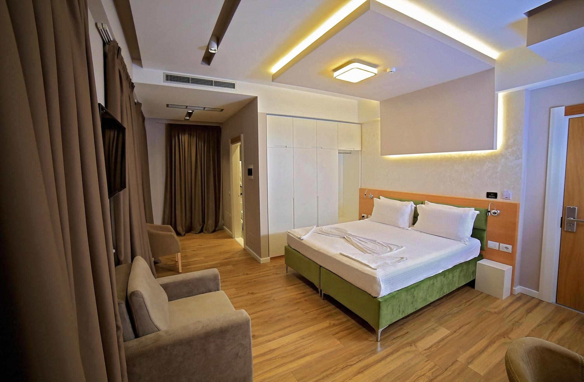 Lord Hotel Tirana Vorë Esterno foto